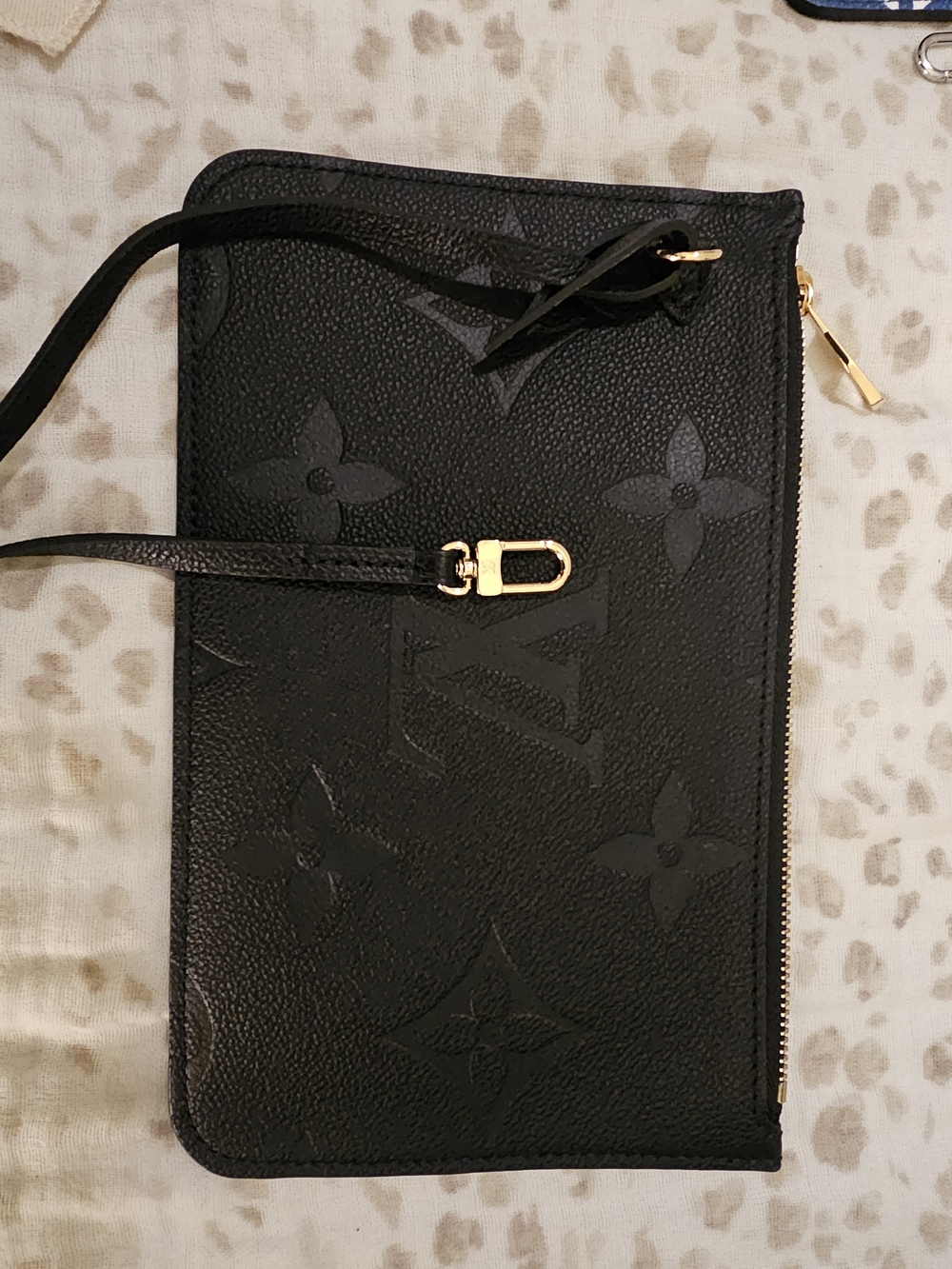 Louis Vuitton Empreinte Wristlet Pouch🖤